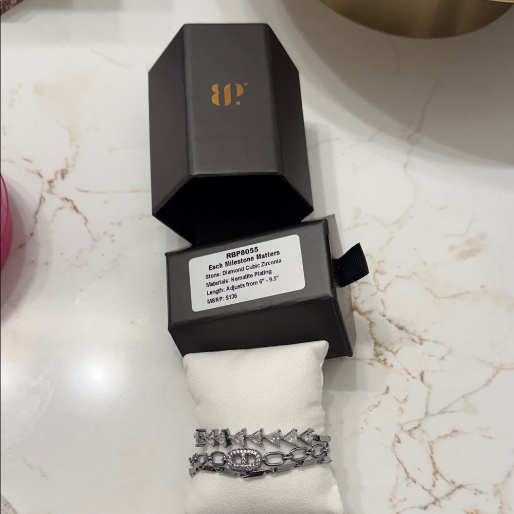 Dazzling Silver Bracelet with Sparkling Accents